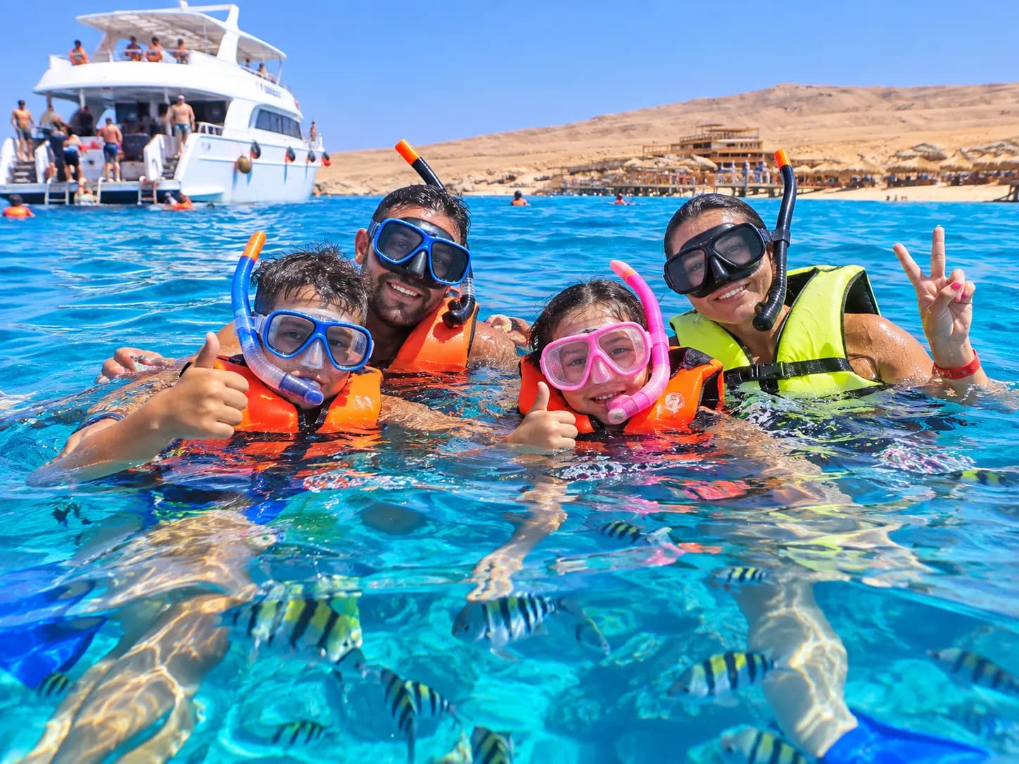 Famille en snorkeling à Hula Hula Island