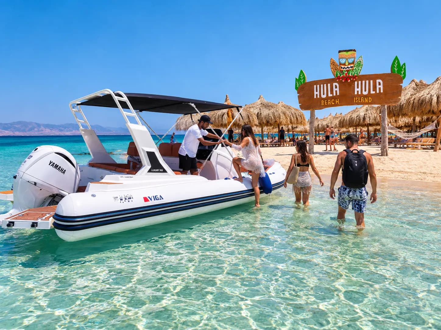Bateau rapide privé arrivant à Hula Hula Island